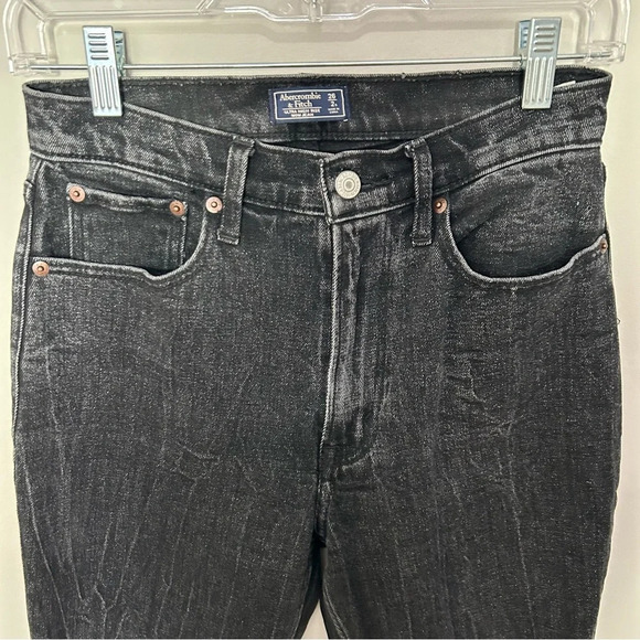 Abercrombie & Fitch Ultra High Rise Mom Jean Faded Black Ripped Knees Size 26 - Picture 7 of 8